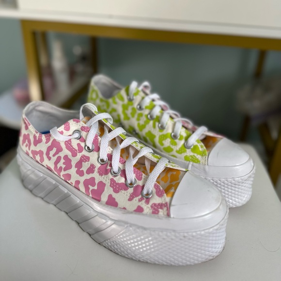MULTICOLORED CHEETAH PRINT PLATFORM CONVERSE ๐๐๐๐ SIZE 8 - Picture 1 of 5